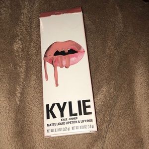 Kylie lip kit!!! (Never used)